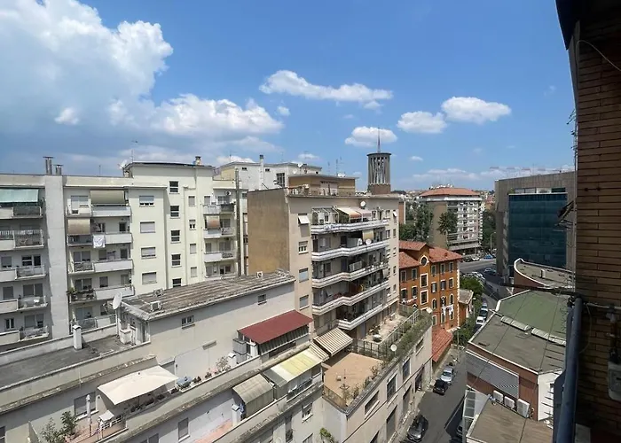 Bright And Cozy Near Trastevere Station